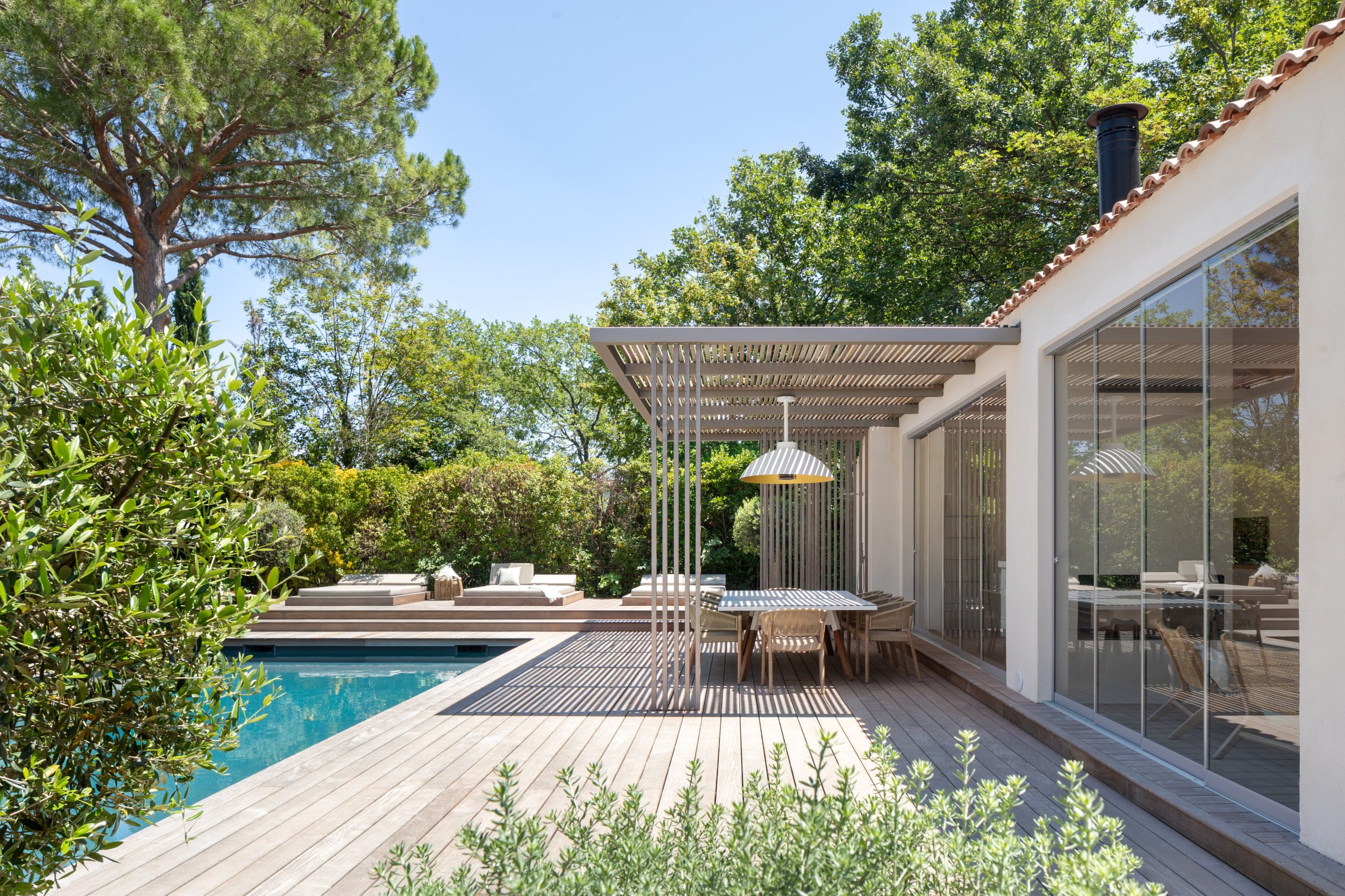 Pergola bois bioclimatique à Marseille