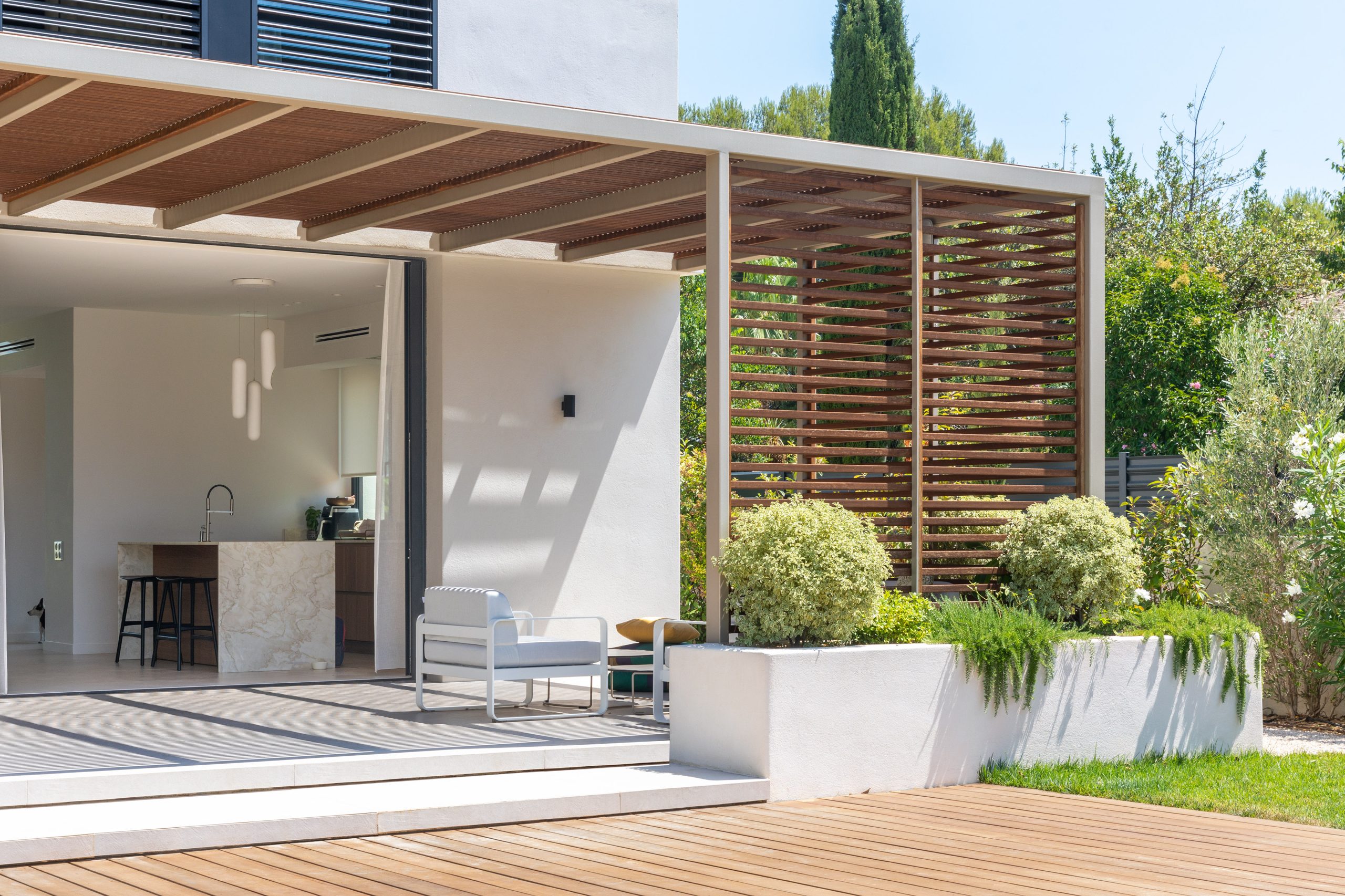 Pergola bois bioclimatique à Marseille