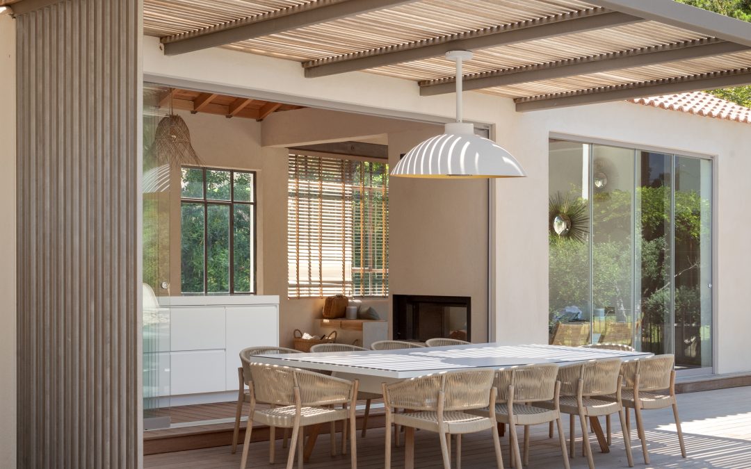 Pergola en bois exotique sur mesure à Saint-Paul-de-Vence : l’élégance qui s’impose sur votre terrasse