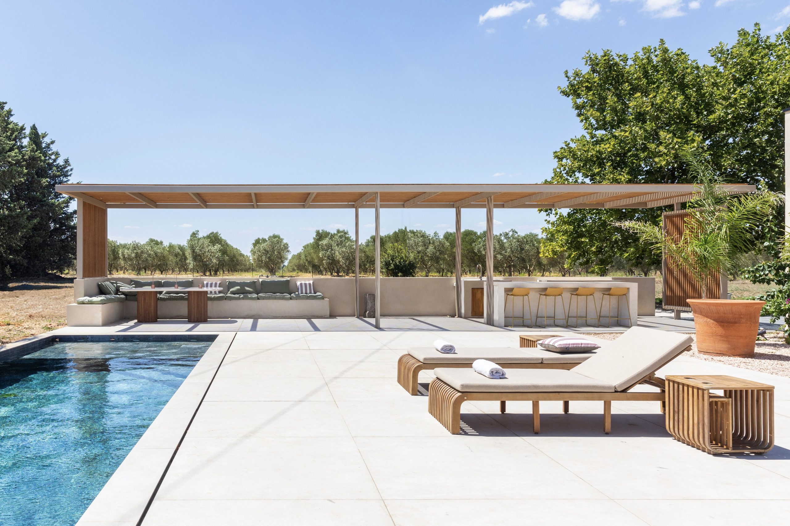 Pergola bois bioclimatique à Marseille