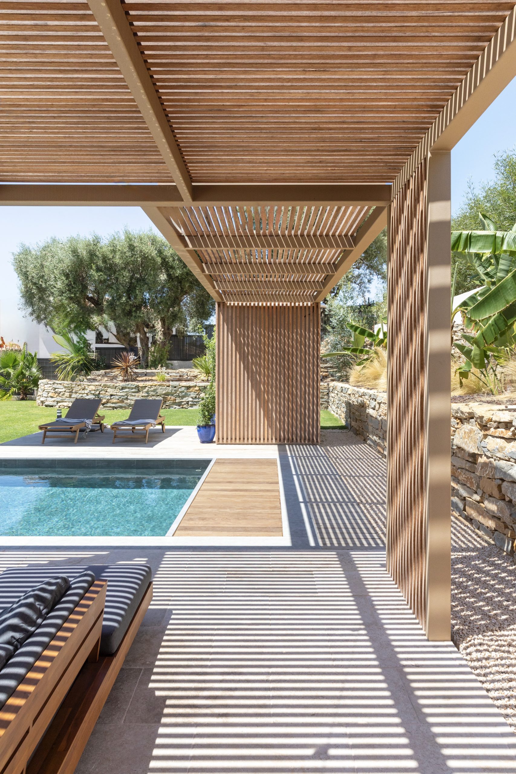 Pergola bois bioclimatique à Marseille