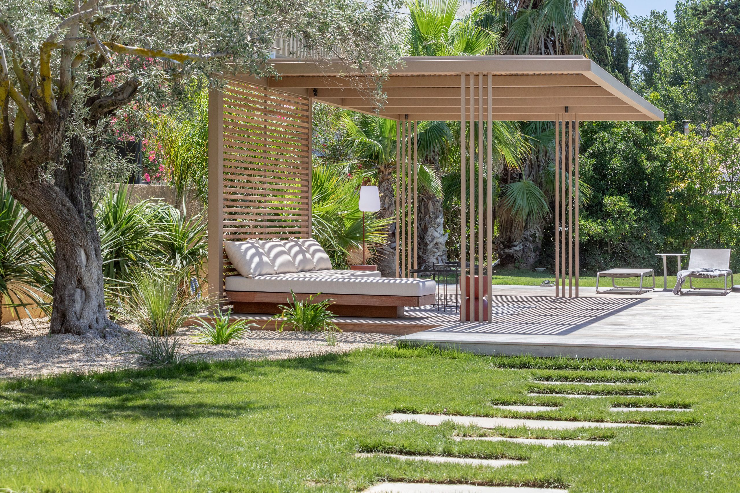 Pergola bois bioclimatique à Marseille
