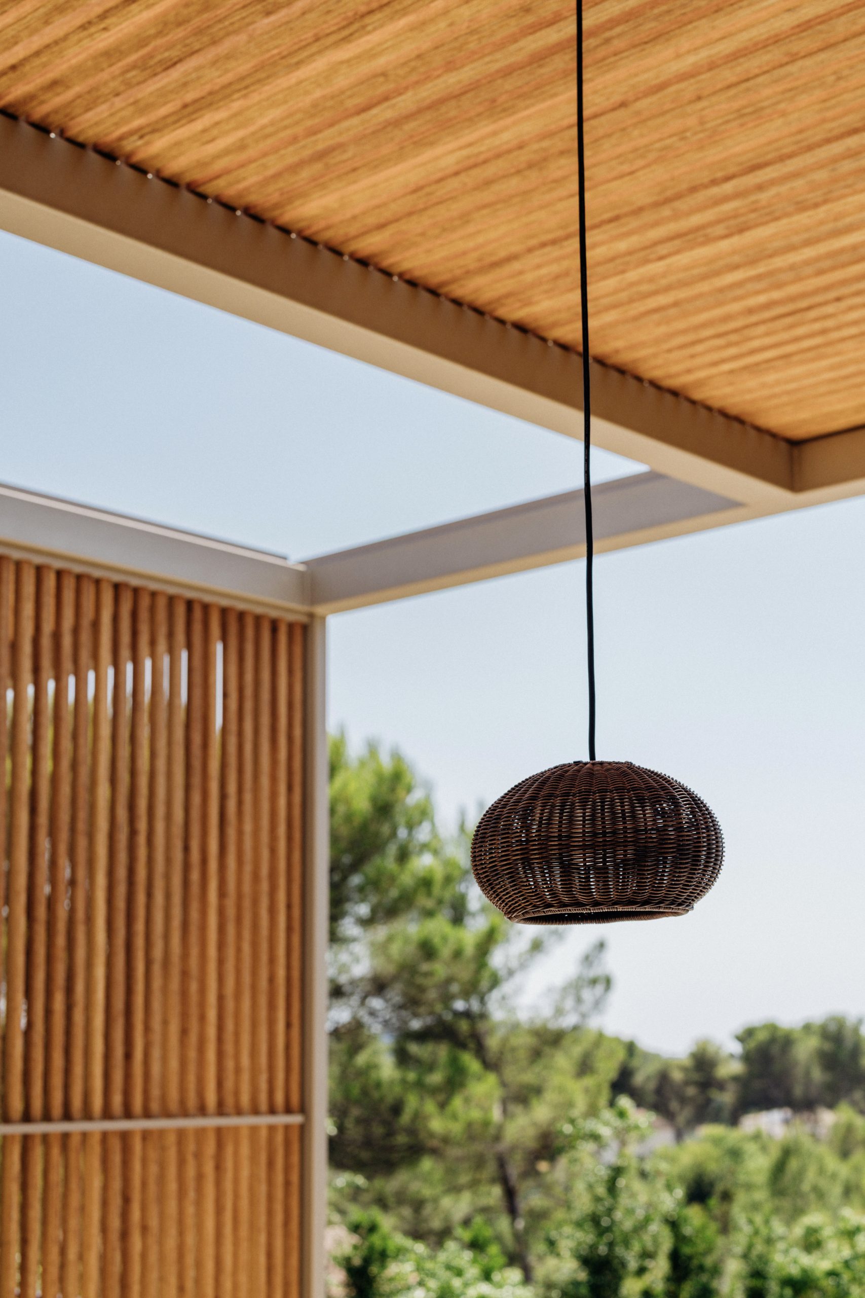 Création d’une pergola bois exotique de 90m² et terrasse bois ipé à Cabriès9 Pergola bois bioclimatique à Marseille