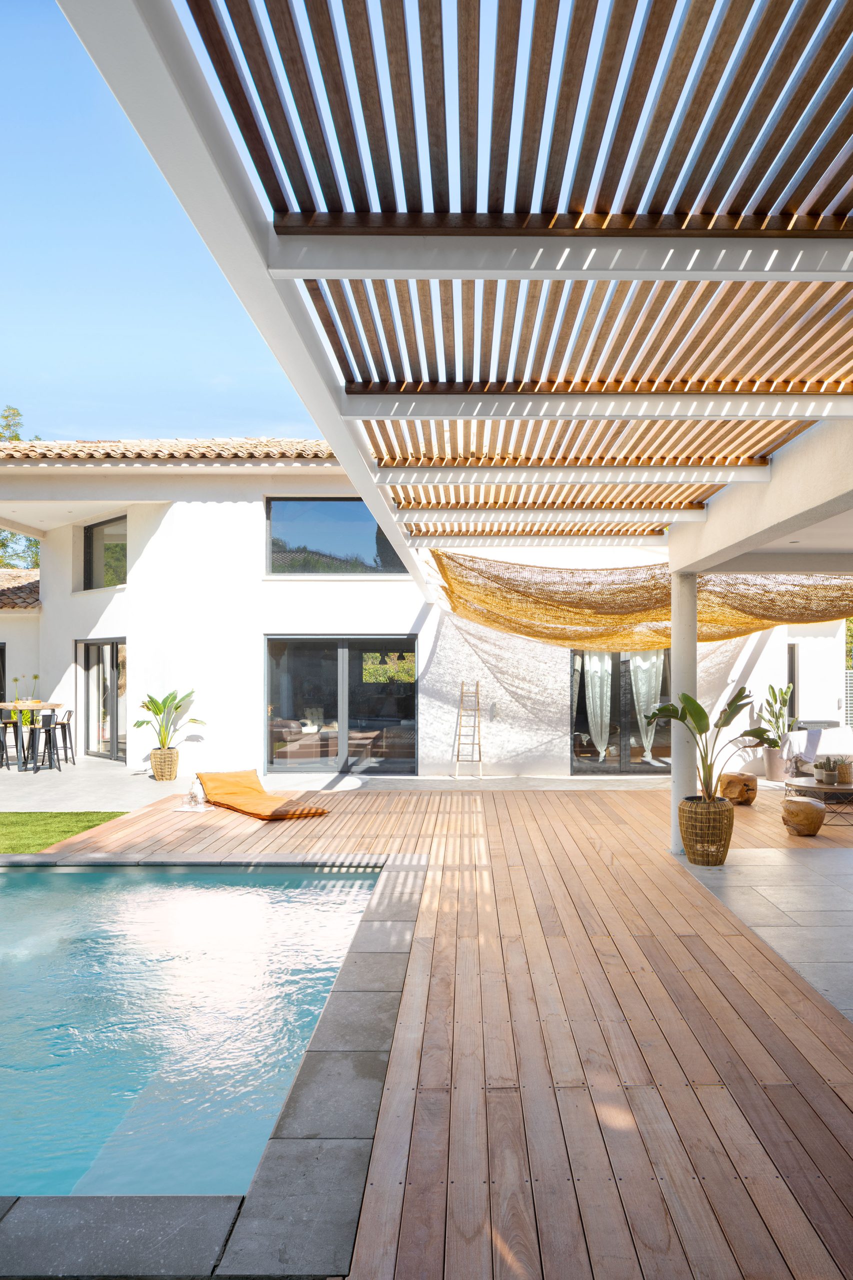 Pergola bois bioclimatique à Marseille
